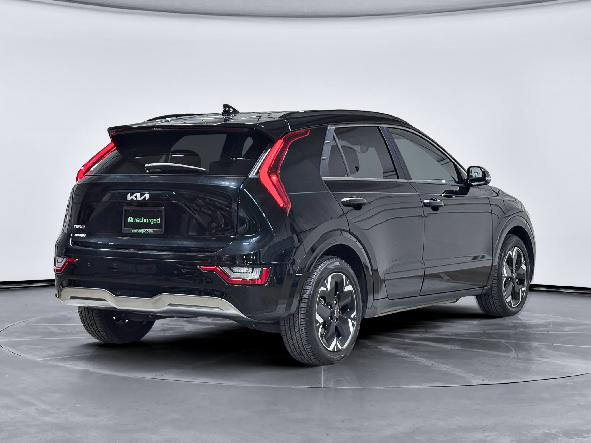 Used 2023 Kia Niro Wave w/ Wave Preserve Package FWD image 3