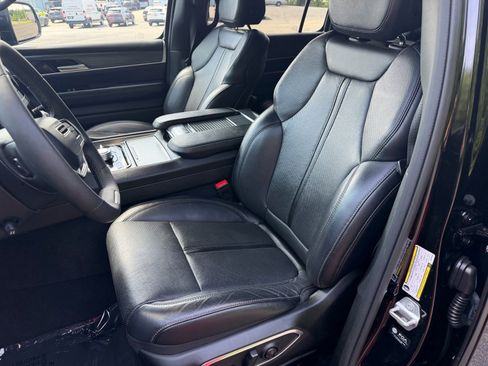 Used 2024 Jeep Wagoneer L Series III w/ Flexible Seating Group AWD/4WD image 26