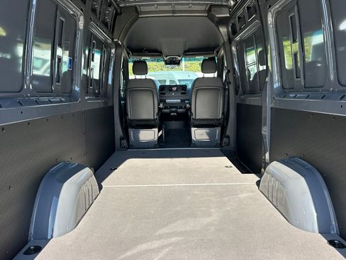Used 2024 Mercedes-Benz Sprinter 144 Cargo image 33
