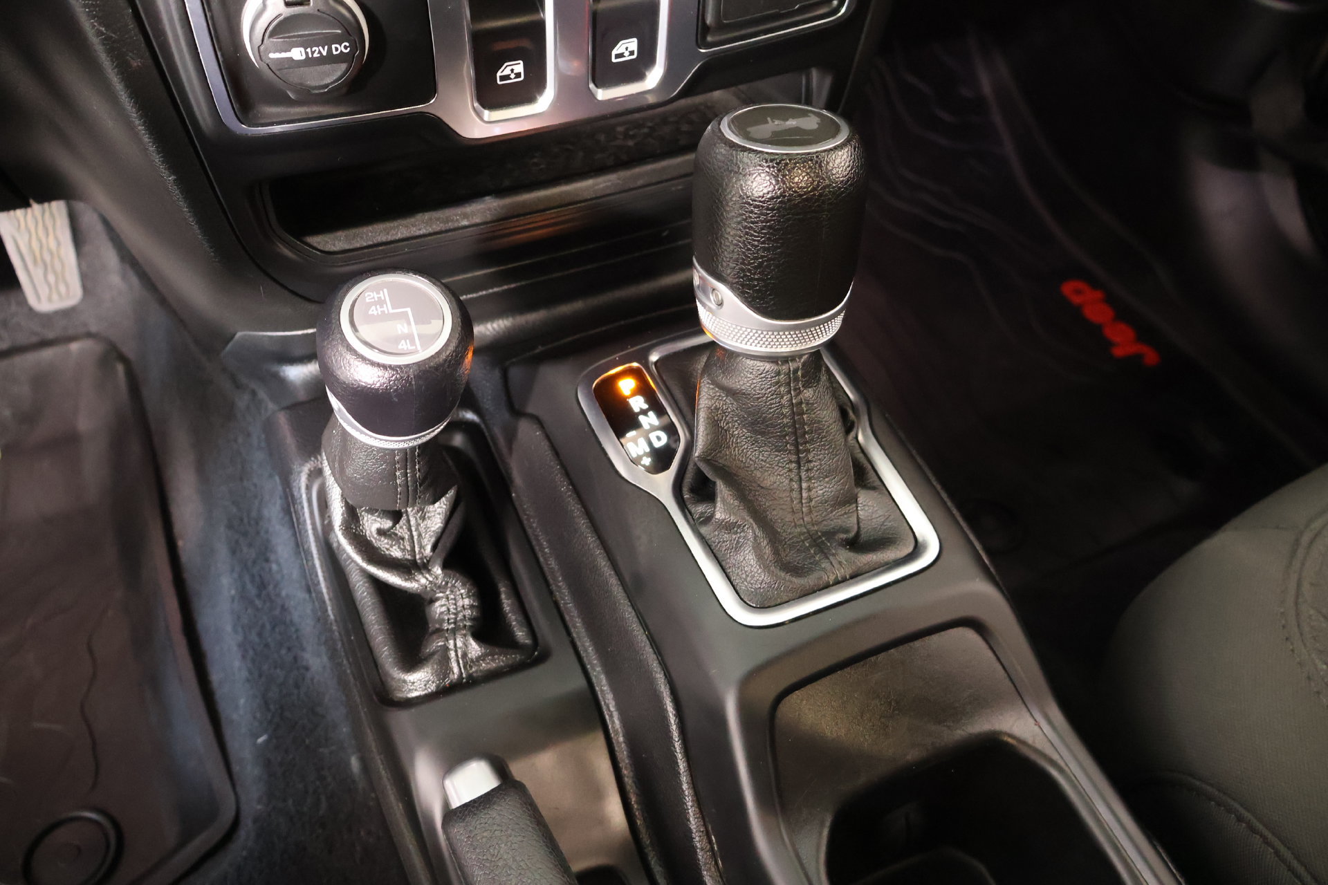 Used 2020 Jeep Wrangler Sport AWD/4WD image 7