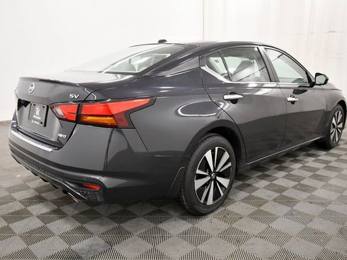 Used 2021 Nissan Altima 2.5 SV w/ SV Premium Package image 7