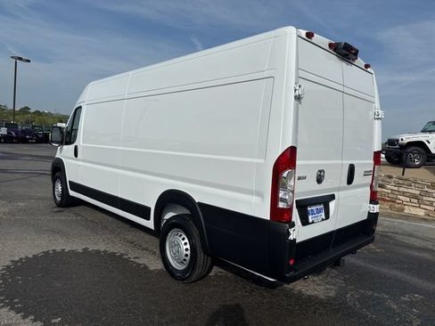 New 2026 RAM ProMaster 3500 w/ Premium Convenience Group FWD image 3