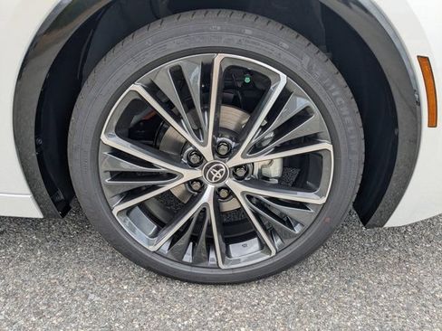 New 2025 Toyota Prius XLE FWD image 21