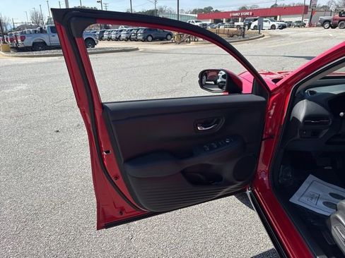 Used 2024 Honda HR-V EX-L image 10