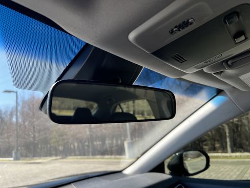 Used 2018 Toyota Camry SE image 25