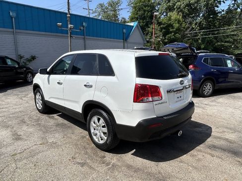 Used 2012 Kia Sorento FWD w/ Third Row Pkg image 10