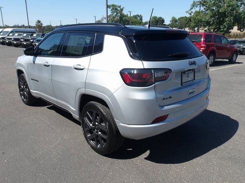 New 2025 Jeep Compass Limited w/ High Altitude Package image 6