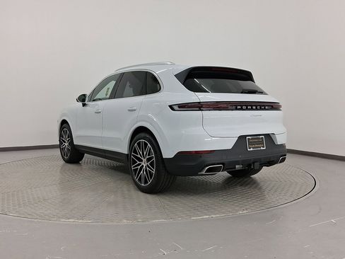 New 2026 Porsche Cayenne image 3
