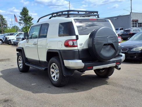 Used 2014 Toyota FJ Cruiser 4WD image 3