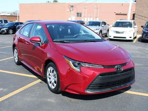 Used 2023 Toyota Corolla LE image 4