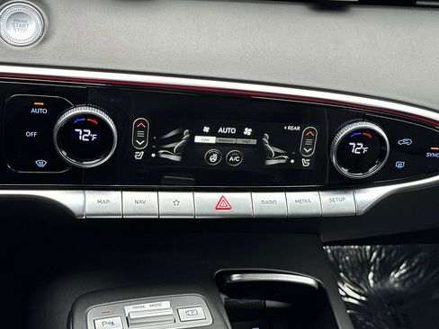 Used 2024 Genesis GV70 2.5T w/ Advanced Package image 21