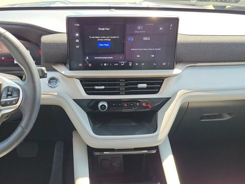 Used 2025 Ford Explorer Active w/ Active Comfort Package AWD/4WD image 26