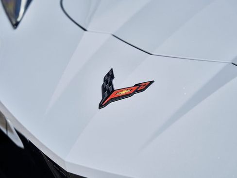 Used 2024 Chevrolet Corvette Stingray Premium Conv w/ Z51 Performance Package image 9