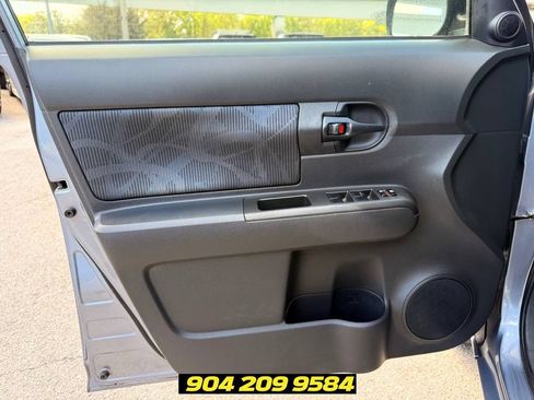 Used 2012 Scion xB FWD image 21