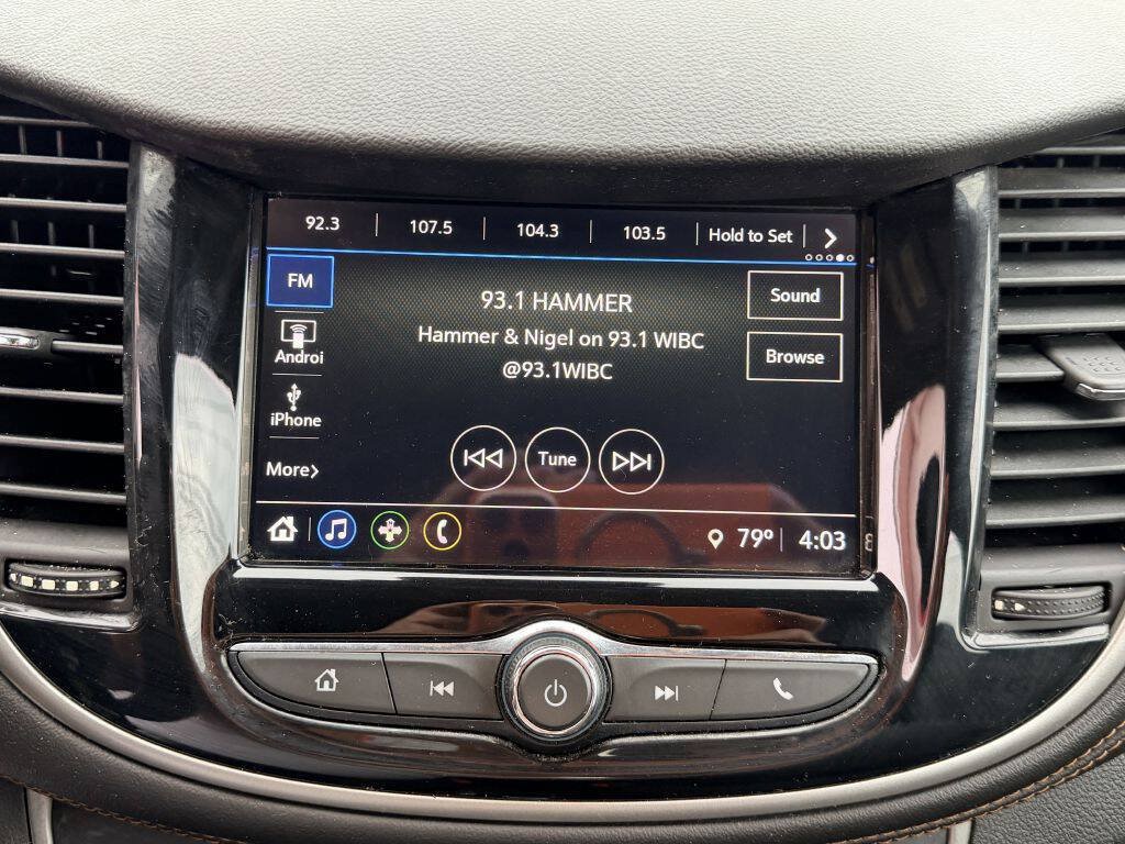 Used 2019 Chevrolet Trax LT w/ Redline Edition FWD image 16