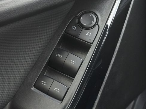 Certified 2025 Chevrolet Equinox LT FWD image 28