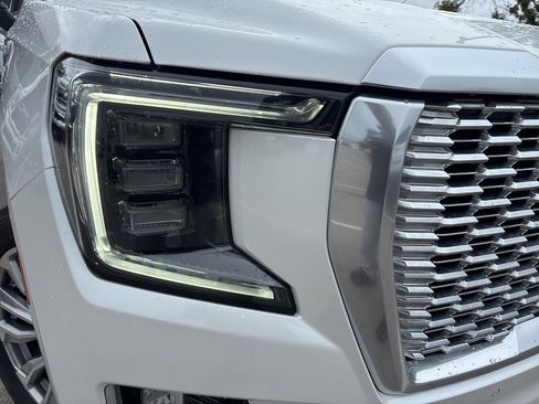 Used 2022 GMC Yukon Denali image 10