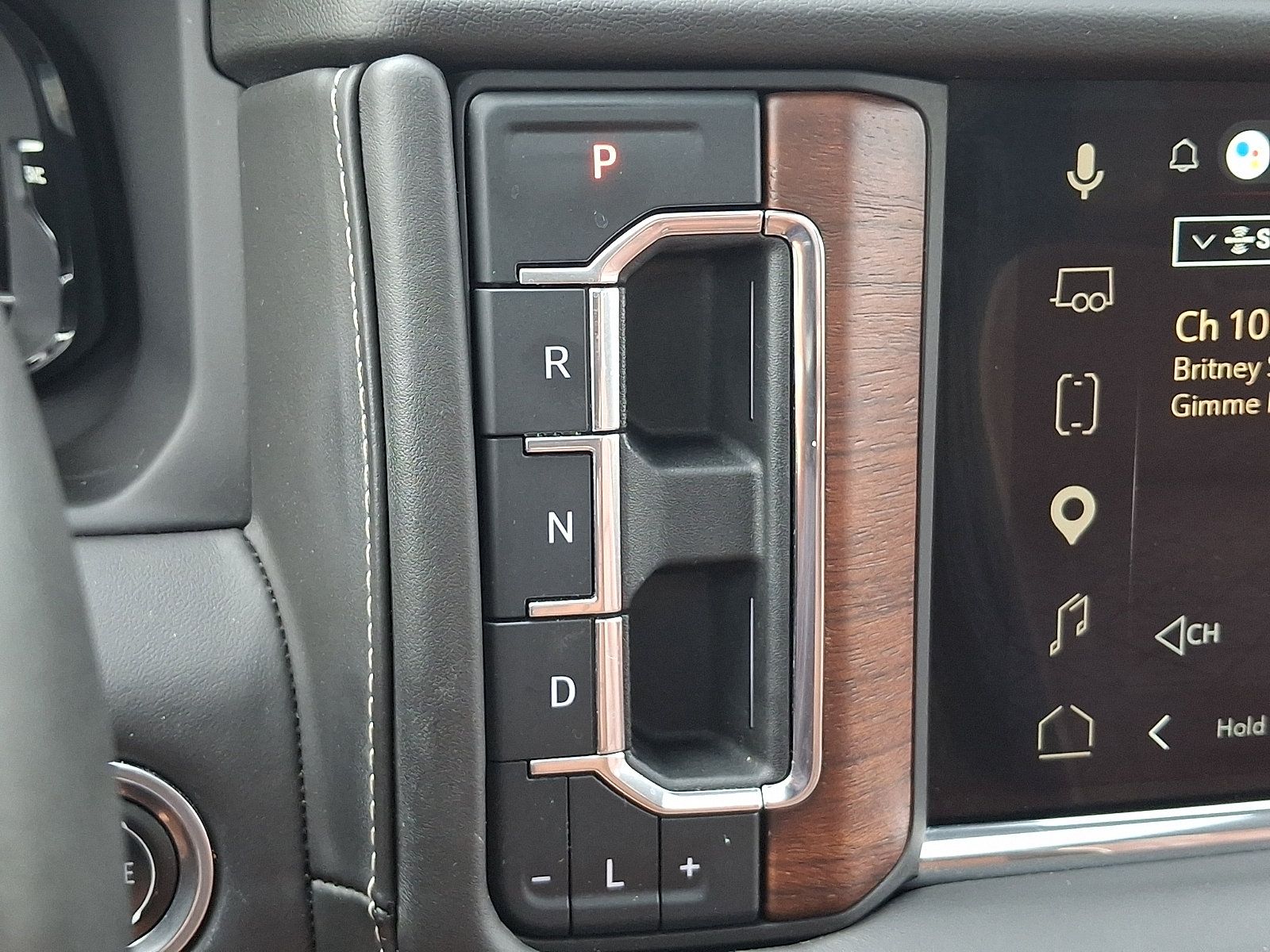 Used 2023 GMC Yukon Denali Ultimate AWD/4WD image 17