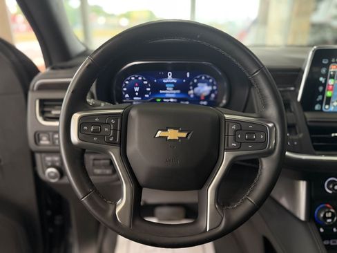 Used 2024 Chevrolet Suburban LT w/ Luxury Package AWD/4WD image 35