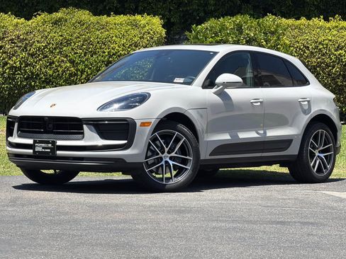 Used 2026 Porsche Macan AWD/4WD image 1