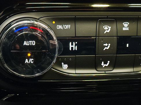 New 2026 Chevrolet Trax RS w/ Sunroof Package image 24