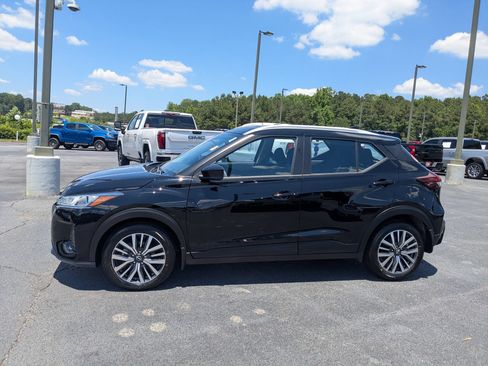 Used 2024 Nissan Kicks SV FWD image 8
