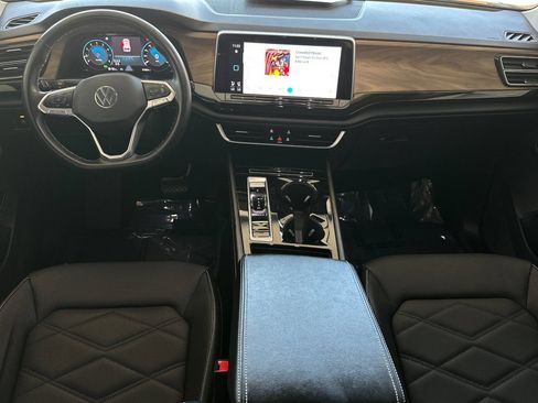 Used 2024 Volkswagen Atlas SE FWD image 12