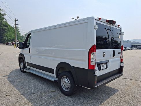Used 2025 RAM ProMaster 2500 w/ U-Haul Equipment Group FWD image 20