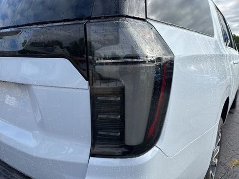 New 2026 Chevrolet Suburban High Country image 18