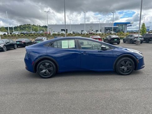 Used 2023 Toyota Prius LE FWD image 11