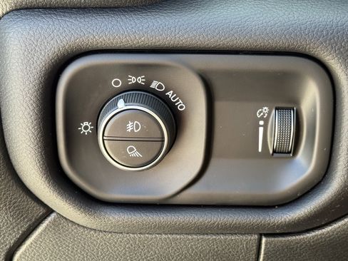 Used 2024 RAM 2500 Big Horn w/ Bed Utility Group image 25