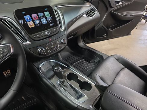 Used 2017 Chevrolet Malibu LT w/ Leather Package image 22