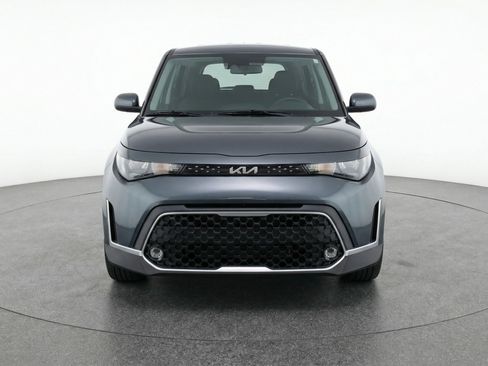 Used 2025 Kia Soul LX w/ LX Technology Package image 2