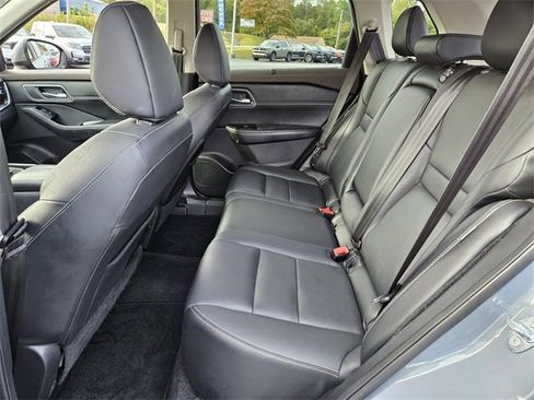 Used 2021 Nissan Rogue SL w/ Premium Package image 9