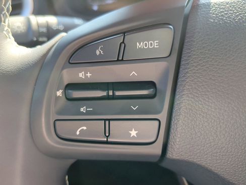 New 2025 Hyundai Venue Limited FWD image 25