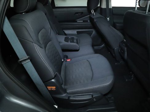 Used 2025 Nissan Pathfinder SV image 34