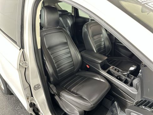 Used 2019 Ford Escape SEL image 31