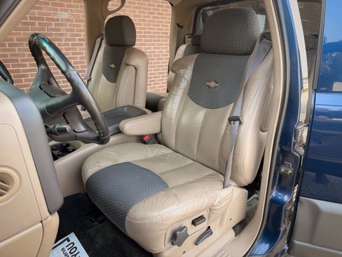 Used 2002 Chevrolet Avalanche 2500 AWD/4WD image 18