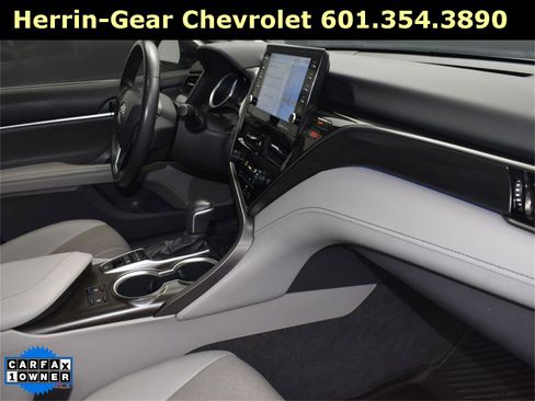 Used 2022 Toyota Camry XLE image 21