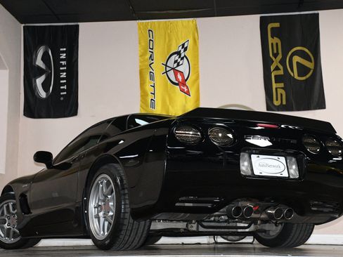 Used 2003 Chevrolet Corvette Z06 w/ Memory Package, 3 Drivers RWD image 86