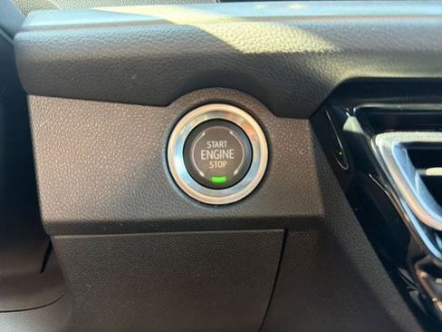 Used 2024 Chevrolet Traverse LT FWD image 15