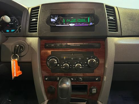 Used 2007 Jeep Grand Cherokee Limited AWD/4WD image 13