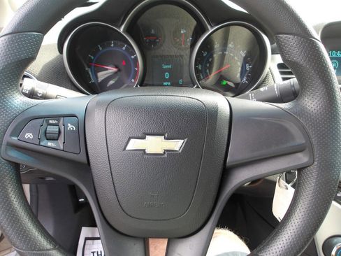 Used 2011 Chevrolet Cruze LT image 13