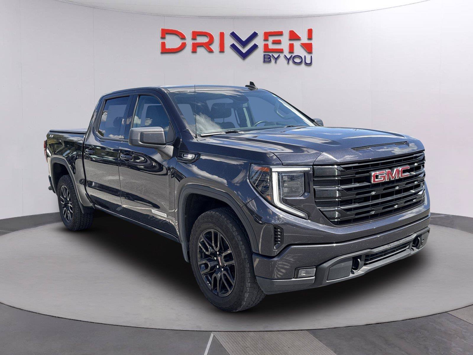 Used 2023 GMC Sierra 1500 Elevation AWD/4WD image 1