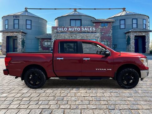 Used 2018 Nissan Titan SV w/ SV Convenience Package AWD/4WD image 6