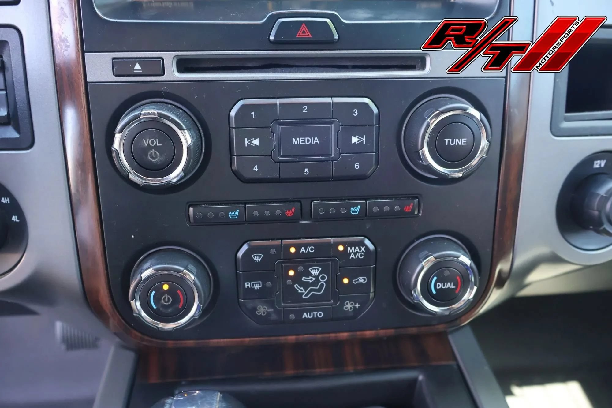 Used 2015 Ford Expedition EL Platinum AWD/4WD image 25