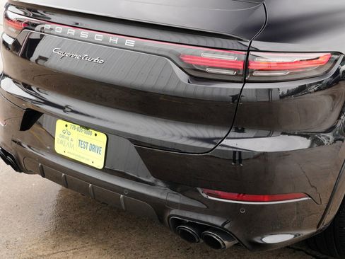 Used 2022 Porsche Cayenne Turbo image 60