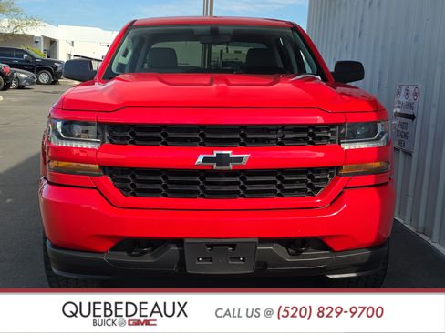 Used 2018 Chevrolet Silverado 1500 Custom image 2