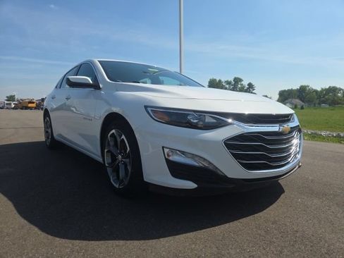 Used 2020 Chevrolet Malibu LT FWD image 1