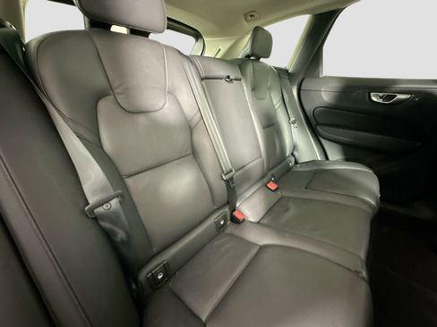 Used 2023 Volvo XC60 B5 Plus image 26